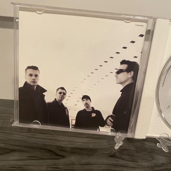 U2 All That You Can’t Leave Behind CD - Picture 3 of 4